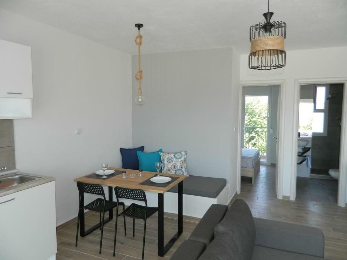 Sunset View Apartment Ofrinion Ngoại thất bức ảnh