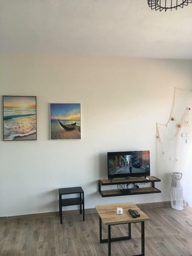 Sunset View Apartment Ofrinion Ngoại thất bức ảnh